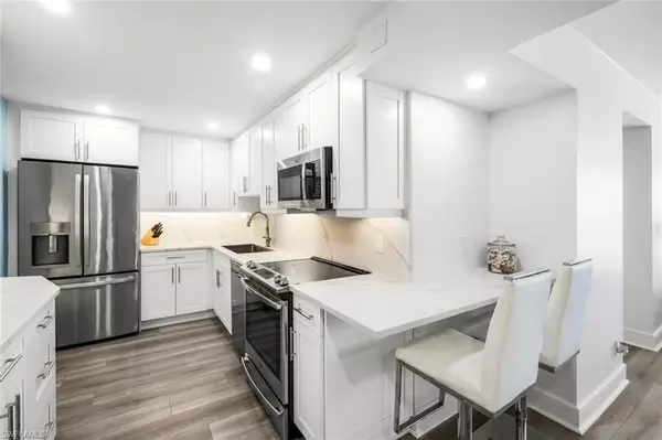 4005 Gulf Shore BLVD N #404, Naples, FL 34103