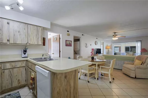 Cape Coral, FL 33909,1100 Pondella RD #801