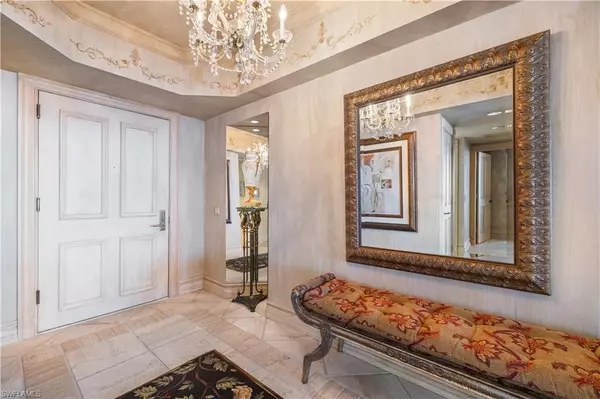 Naples, FL 34108,8231 Bay Colony DR #1604