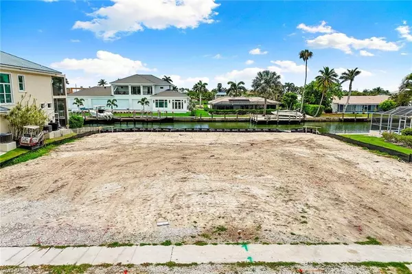 Marco Island, FL 34145,1285 Orange CT