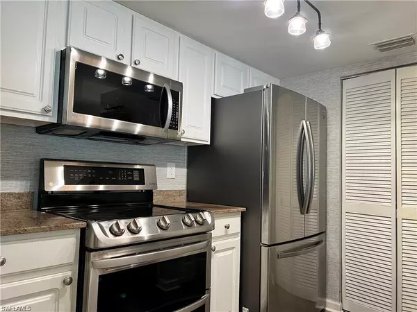 Fort Myers, FL 33901,4105 Residence DR #707