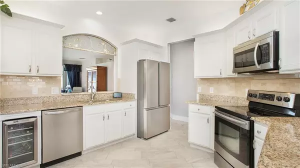 Naples, FL 34110,5705 Heron LN #801