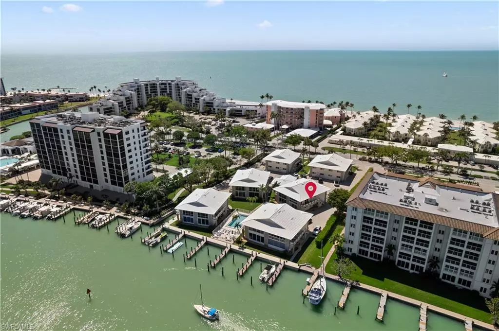 Naples, FL 34103,2500 Gulf Shore BLVD N #N7