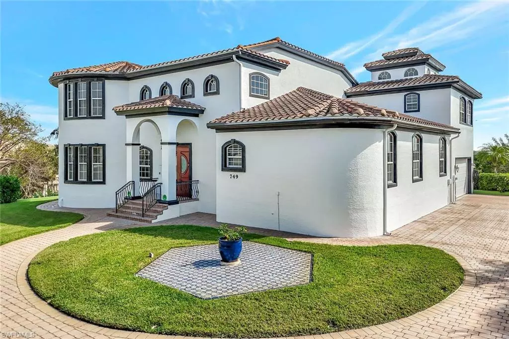 Marco Island, FL 34145,749 Inlet DR