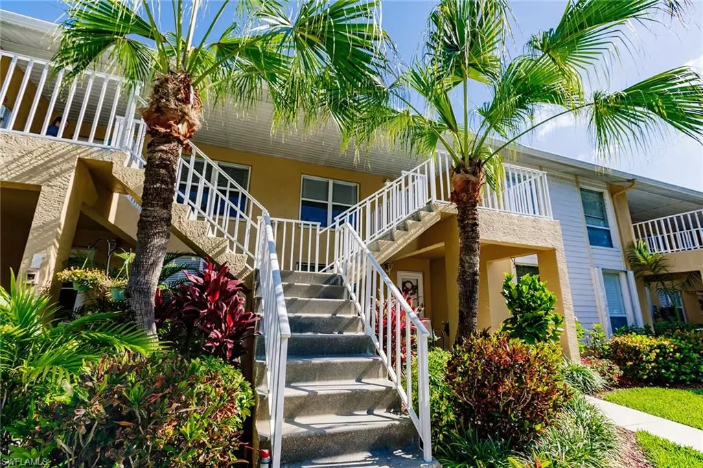 Naples, FL 34110,1230 Yesica Ann CIR #D202