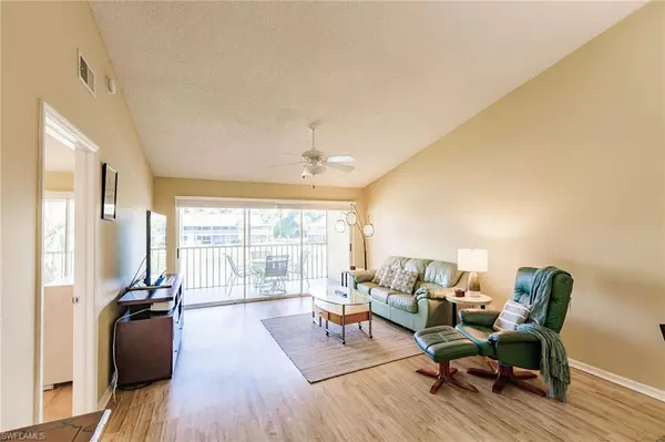 Naples, FL 34110,1230 Yesica Ann CIR #D202