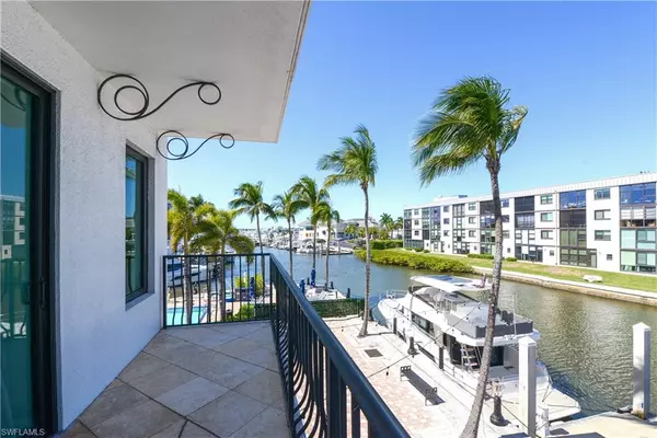 Naples, FL 34102,1490 5th AVE S #200B