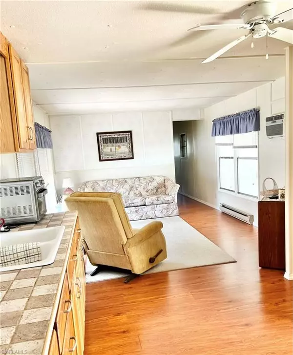 North Fort Myers, FL 33917,329 Lantern LN