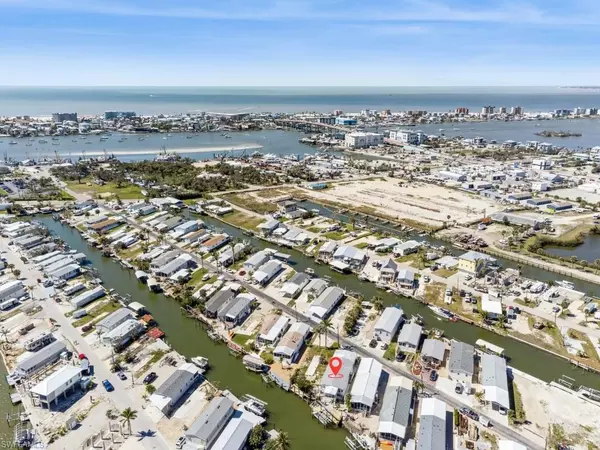 Fort Myers Beach, FL 33931,12 Nancy LN