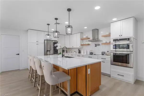 9870 White Sands PL, Bonita Springs, FL 34135