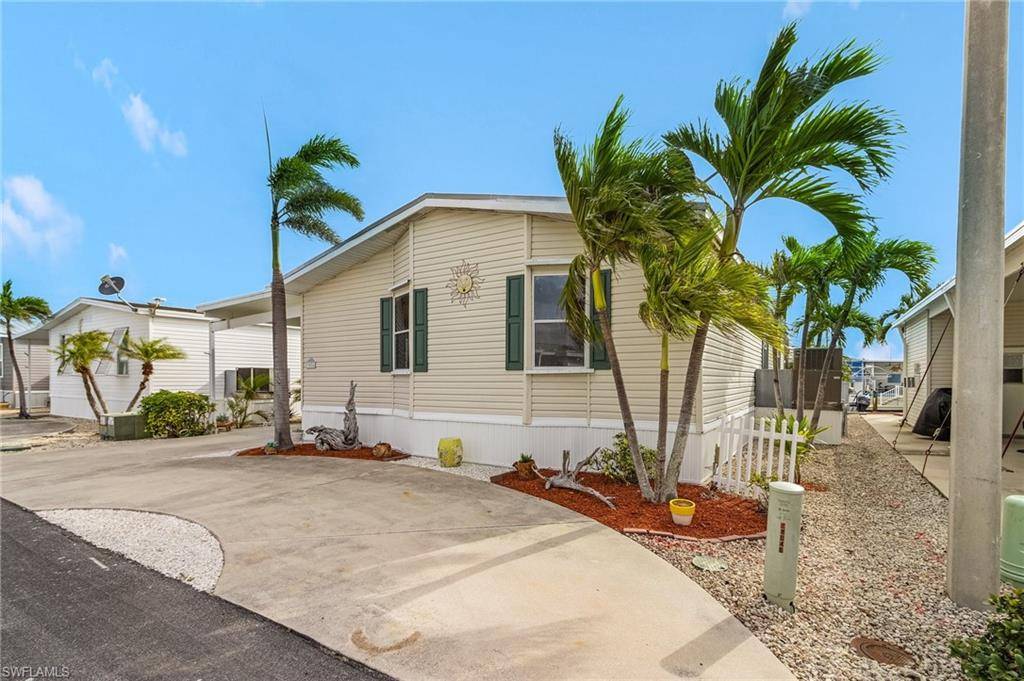 St. James City, FL 33956,3024 Sloop LN