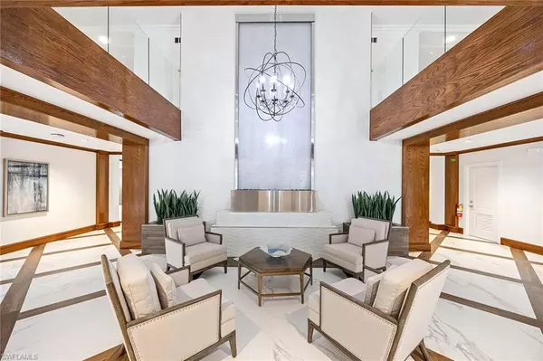 Naples, FL 34108,6075 Pelican Bay BLVD #605