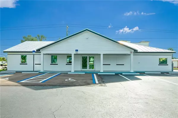 Naples, FL 34112,3010 Tamiami TRL E