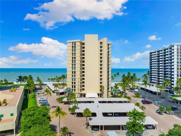 Naples, FL 34103,4001 Gulf Shore BLVD N #802