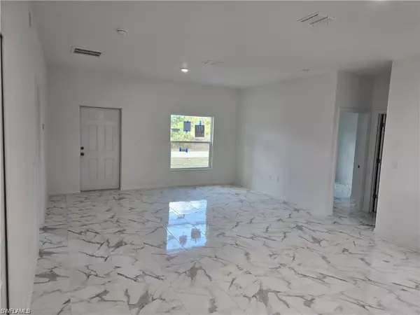 Lehigh Acres, FL 33972,612 Kleinart DR