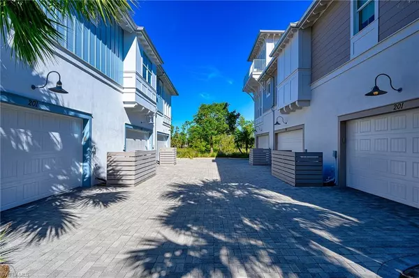Naples, FL 34113,6561 Dominica DR #8-201