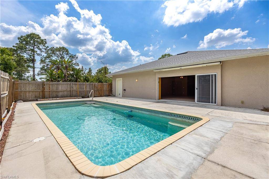 Lehigh Acres, FL 33972,912 Magnolia AVE