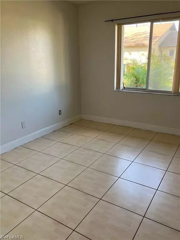 Cape Coral, FL 33904,718 SE 46th LN #101