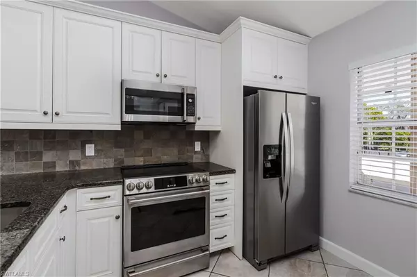 Naples, FL 34112,1706 Kings Lake BLVD #203