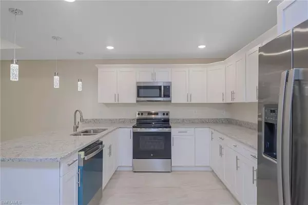 2732 Blake ST, Fort Myers, FL 33916
