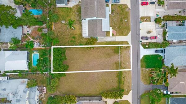 Naples, FL 34108,713 109th AVE N