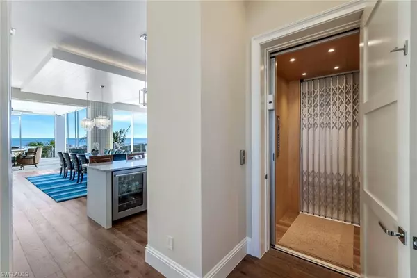 Fort Myers Beach, FL 33931,8180 Estero BLVD