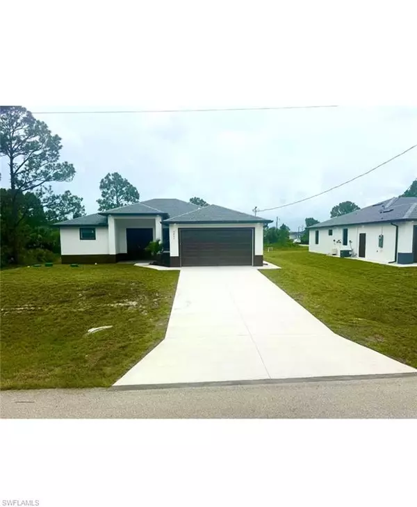 4800 NORA AVE N, Lehigh Acres, FL 33971