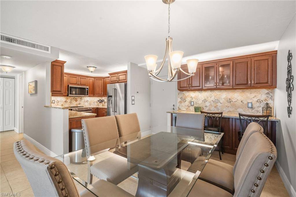Marco Island, FL 34145,380 Seaview CT #307