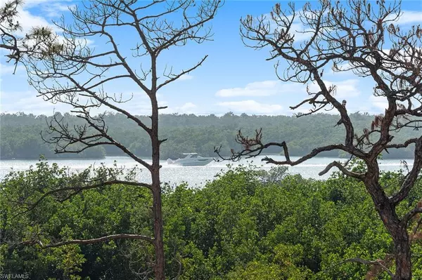 Naples, FL 34110,13945 Old Coast RD #406