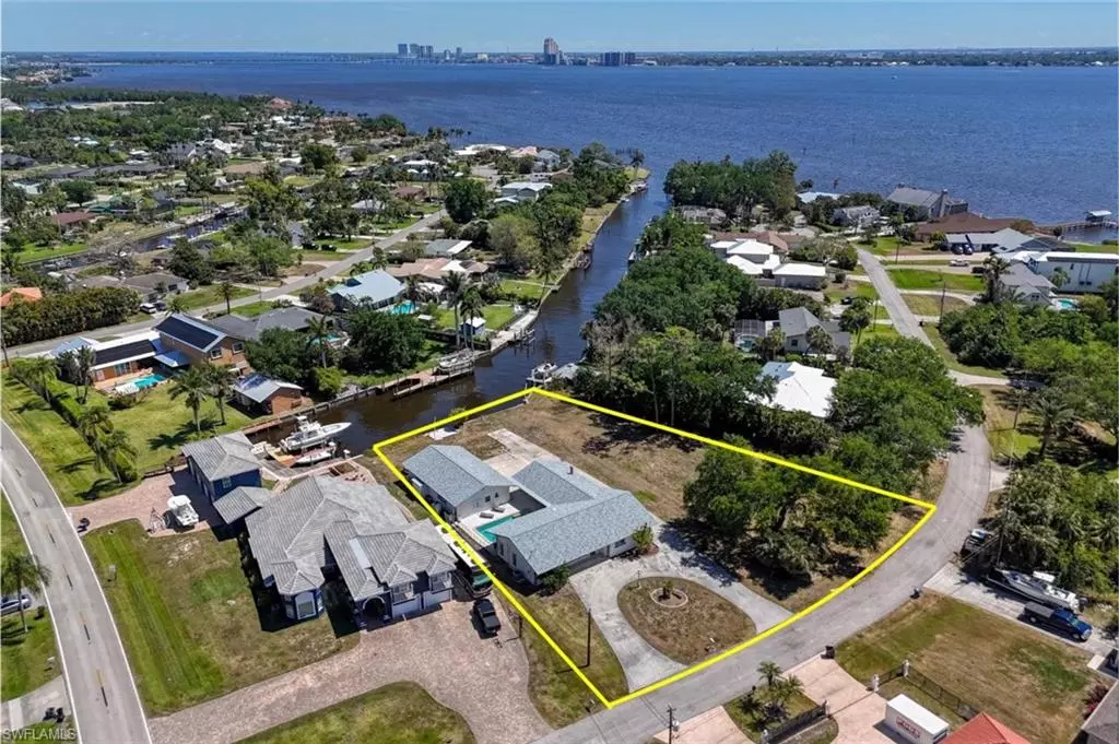 North Fort Myers, FL 33903,1888 Coral CIR