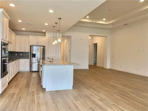 Naples, FL 34114,9046 Montserrat DR