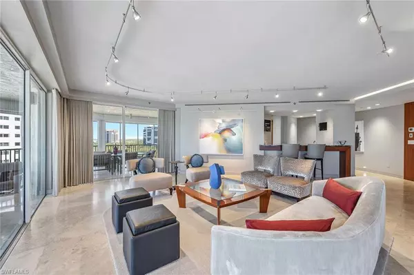 Naples, FL 34108,8111 Bay Colony DR #1003-1004