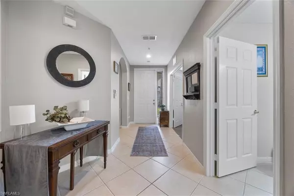 Estero, FL 33928,21584 Baccarat LN #101
