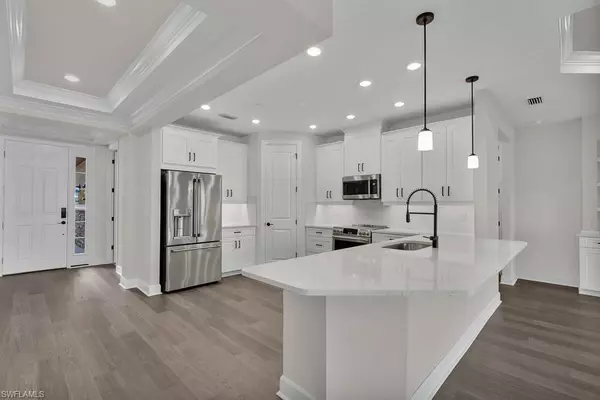 Naples, FL 34114,15320 Lucerna ST #102