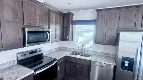 North Fort Myers, FL 33917,5698 Captain John Smith LOOP