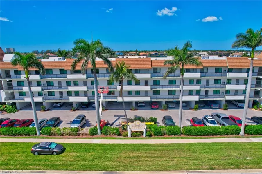 750 W Elkcam CIR #318, Marco Island, FL 34145