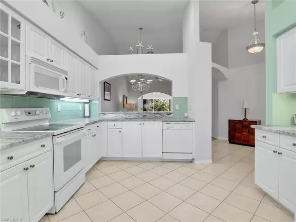 5774 Greenwood CIR #64, Naples, FL 34112