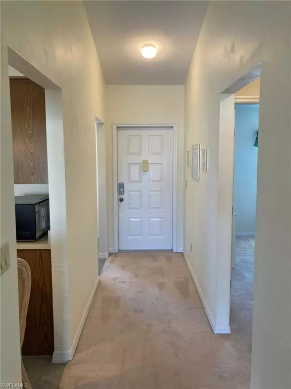 Fort Myers, FL 33912,13111 Cross Creek BLVD SE #215