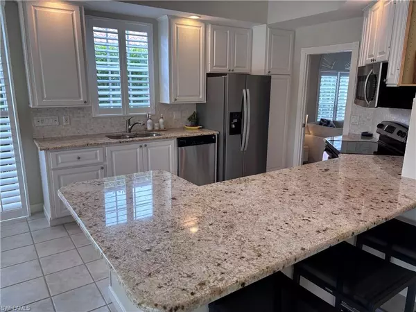 4352 Montalvo CT, Naples, FL 34109