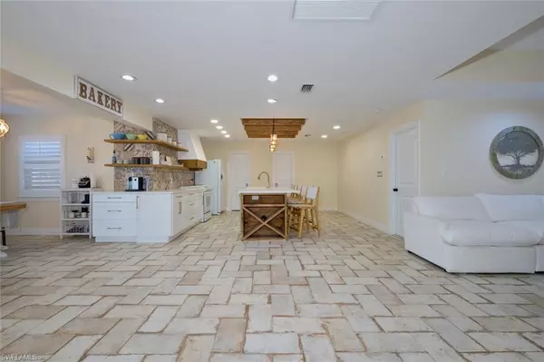 Fort Myers, FL 33919,109 Montrose DR