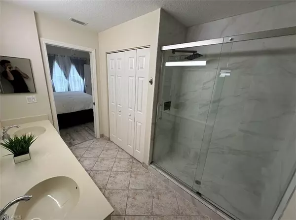 Naples, FL 34119,6625 Huntington Lakes CIR #203