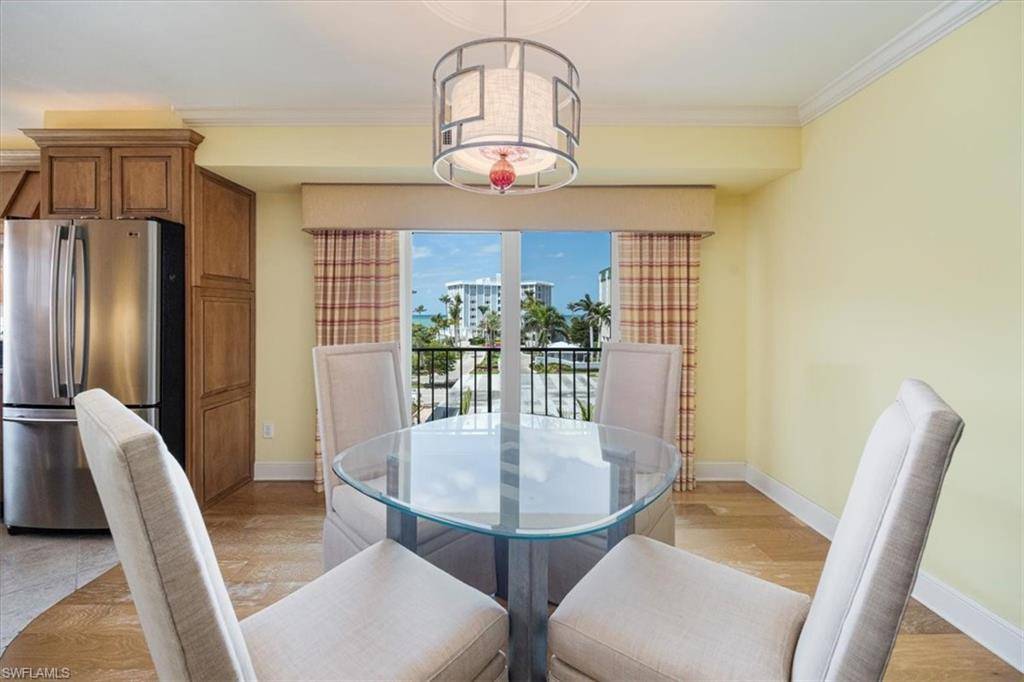Naples, FL 34103,2900 Gulf Shore BLVD N #406
