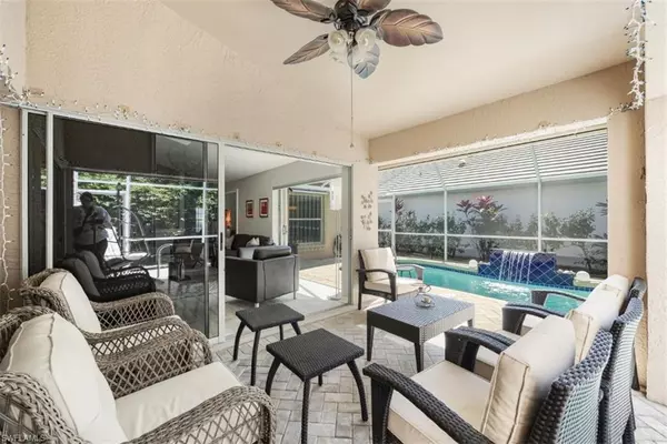 78 Fountain CIR, Naples, FL 34119