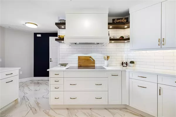 Fort Myers, FL 33916,2745 1st ST #1402