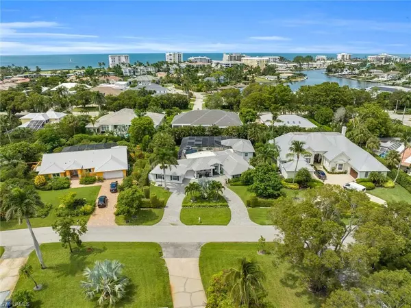 Naples, FL 34102,1627 Murex LN