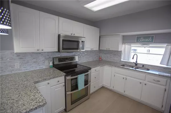 Fort Myers, FL 33908,12071 Palm DR
