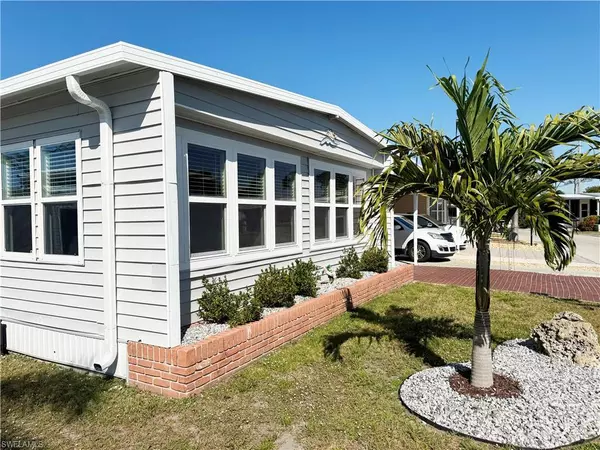 218 Nicklaus BLVD, North Fort Myers, FL 33903