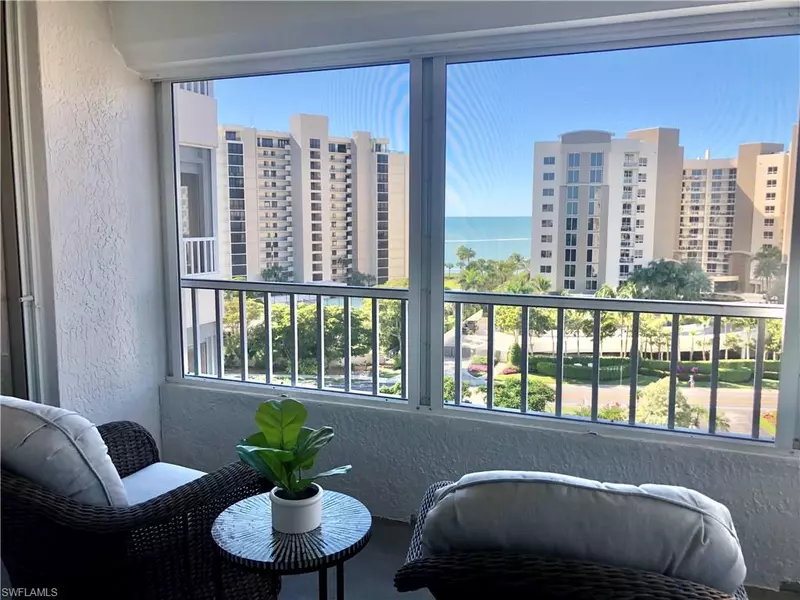 11116 Gulf Shore DR #B-801, Naples, FL 34108