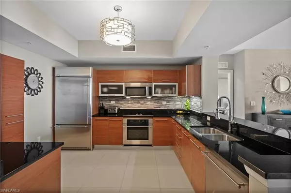 Fort Myers, FL 33916,3000 Oasis Grand BLVD #2104