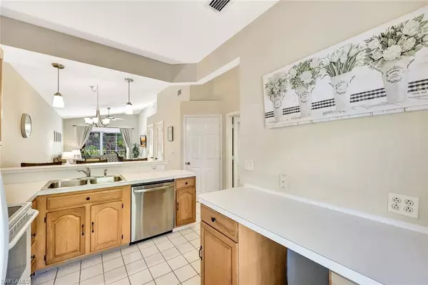 Naples, FL 34113,8228 Twelve Oaks CIR #323